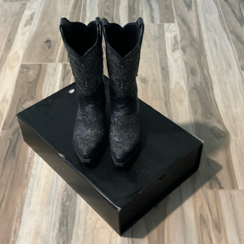 Black Star Cowboy Boots